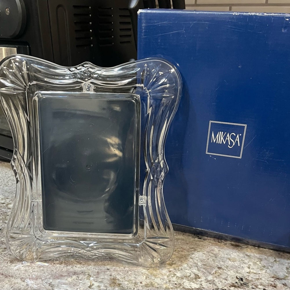 Mikasa Crystal Clear Glass Frame